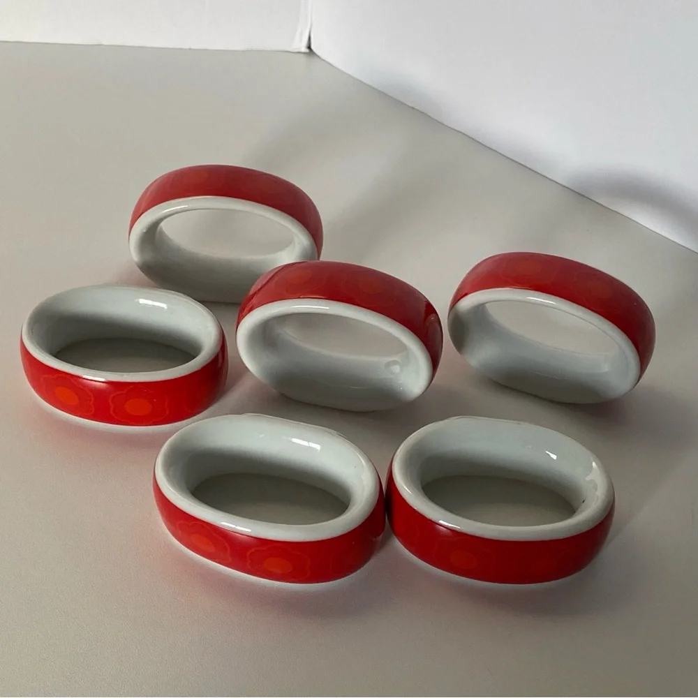 Porcelain Napkin Rings Wunsiedel Bavaria Germany Red Flowers Daisy EUC Vintage